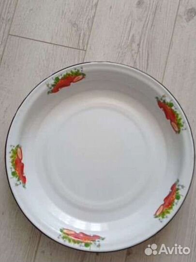 Эмалированное блюдо