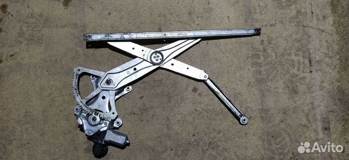 Стеклоподъемник передний правый Toyota Camry V40