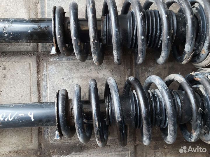 Стойки передние в сборе Hyundai Sonata 4