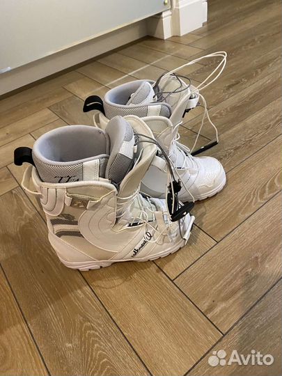 Ботинки женские д/сноуборда(р.37-37.5)