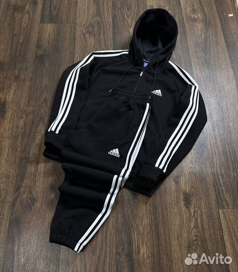 Мужской спортивный костюм на весну