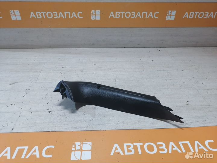 Обшивка крышки багажника Volkswagen Tiguan Тигуан