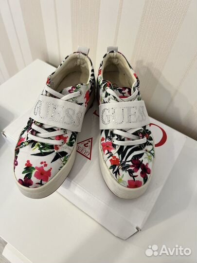 Кеды женские Guess
