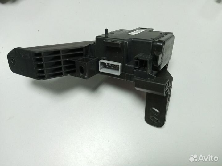 Блок предохранителей LC 200 / LX450d, LX570