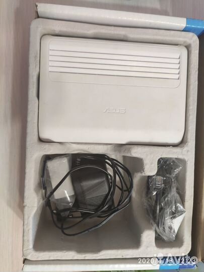 Router Asus AM604