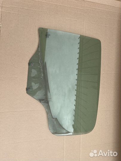 Стекло задней правой двери Peugeot 207