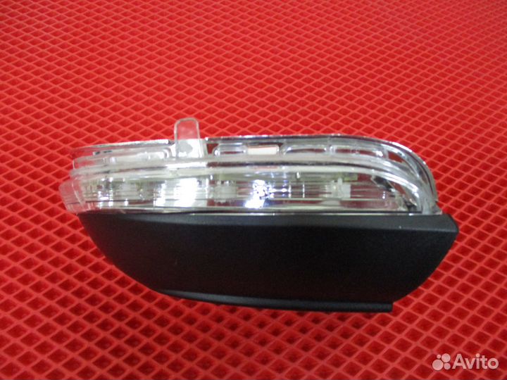 Поворотник Volkswagen Passat CC