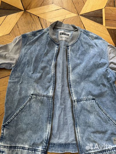 Джинсовая куртка