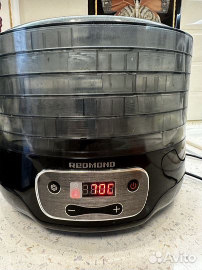 Электросушилка для фруктов и овощей Redmond