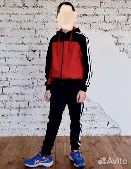 Костюм спортивный