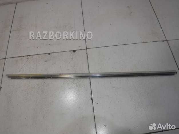 Молдинг двери задней левой