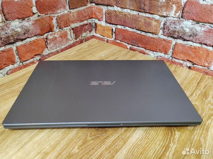 Игровой ноутбук Asus с SSD240 и windows 10 Обмен