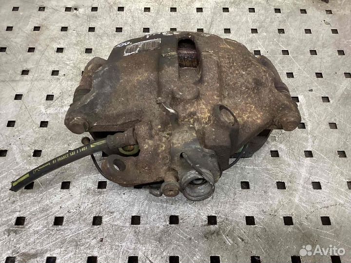 Суппорт передний левый Citroen C5