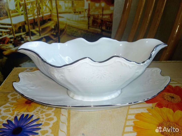 Фарфоровый соусник Бернадотт