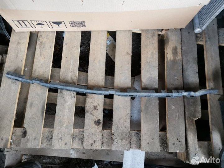 Кронштейн порога передний правый Mercedes Benz Gla