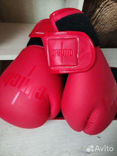Боксерские перчатки