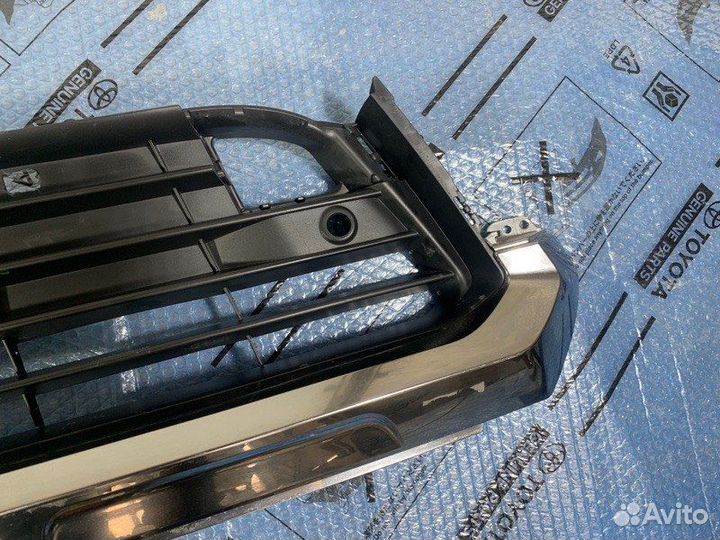 Решетка в бампер Lexus Rx4 2015