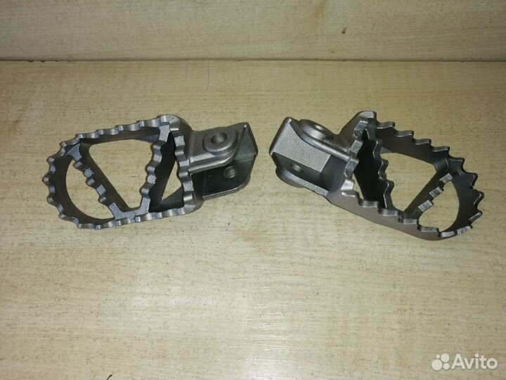 Подножки водителя (левая+правая) Питбайк Vento 17