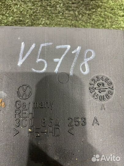 Воздуховод центральный задний Volkswagen Passat B7