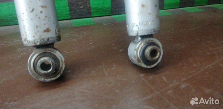 Амортизатор подвески передний Mercedes-Benz