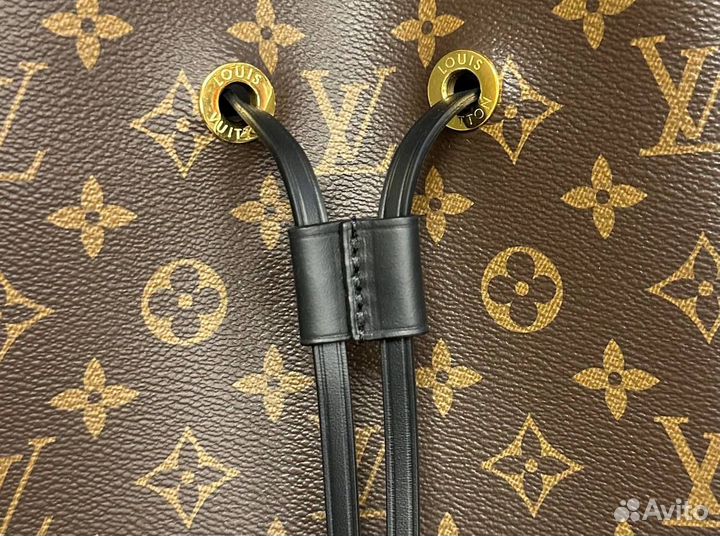 Louis Vuitton Сумка NeoNoe M44021