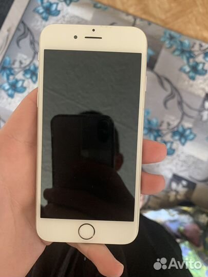 Телефон iPhone 6