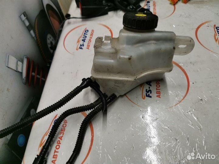 Бачок для тормозной жидкости Opel Mokka 1.6 F16D4