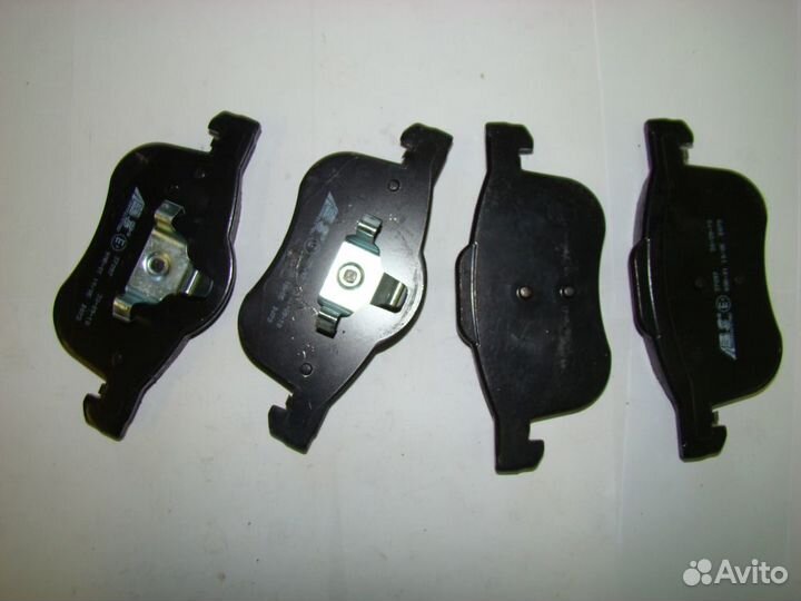 Колодки тормозные передние 37097,272401, 2724011