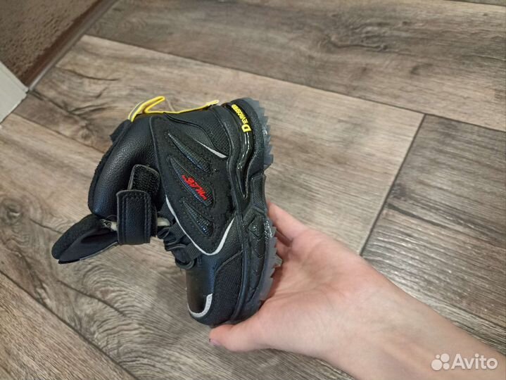 Ботинки зимние для мальчиков 25