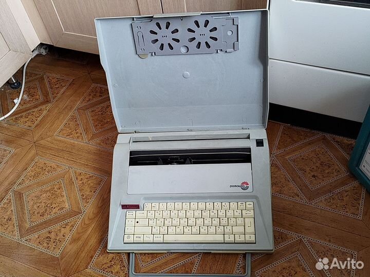 Электрическая печатная машинка (Ромашка)