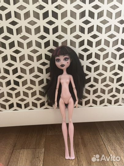 Кукла Монстер Хай дракулаура базовая