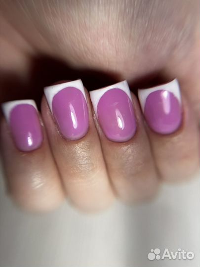 Модель на маникюр