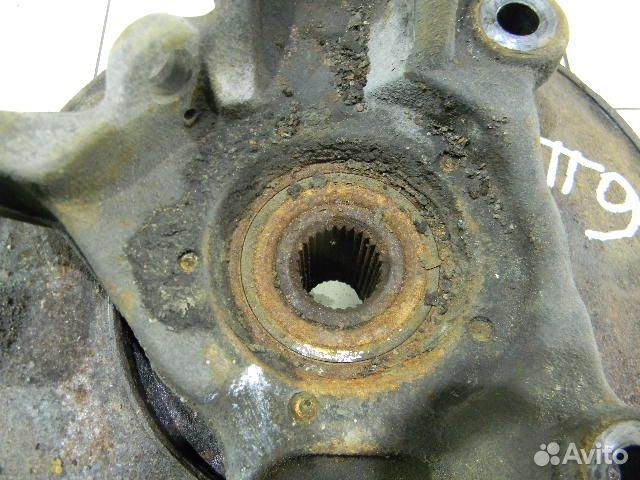 Кулак передний левый Форд