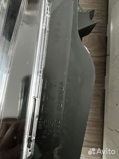 Правая фара на honda shuttle hybrid