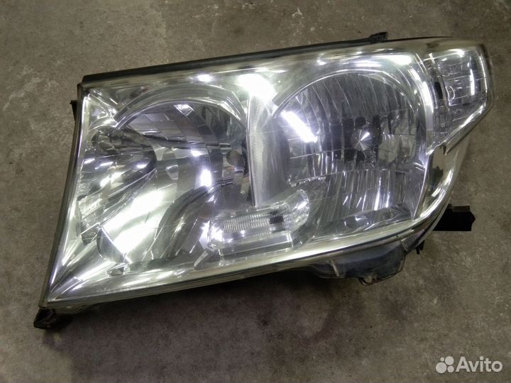 Фара левая Тойота Ленд Крузер 200