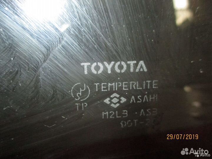 Стекло двери заднее левое Toyota Kluger 2000-2007