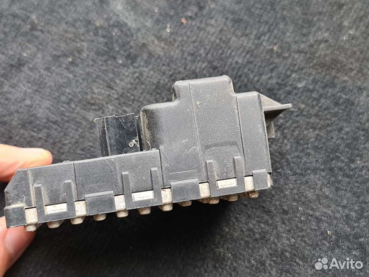 Регулятор скорости вентилятора печки Mercedes W221