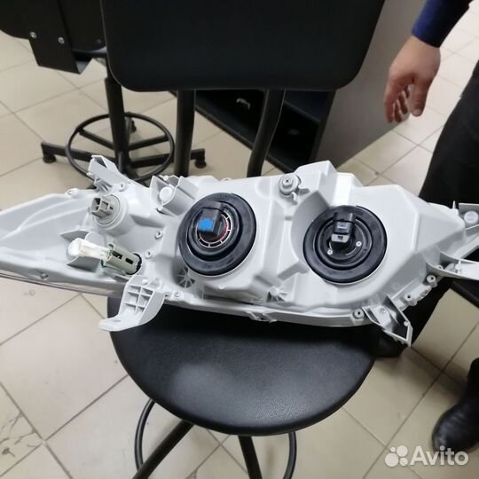 Фара Toyota Camry 09-11г