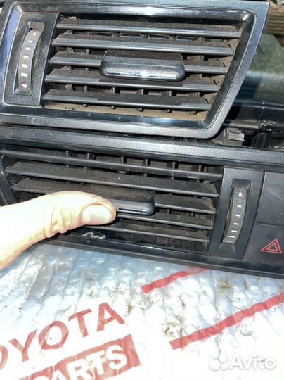 Воздуховод панели торпеды Шкода Рапид