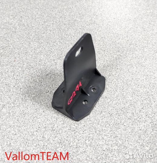 Лот Q271 Кронштейн Audi Q7