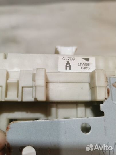 Блок предохранителей салона Infiniti M37,Y51