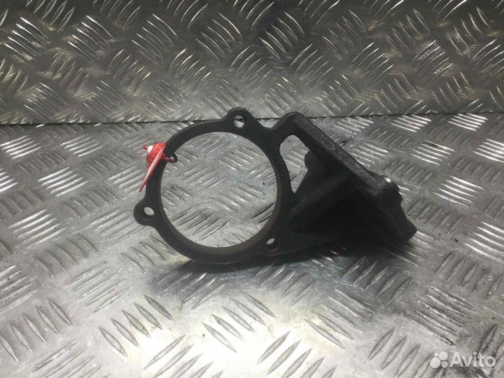 Кронштейн полуоси Nissan Primera YD22 YD22