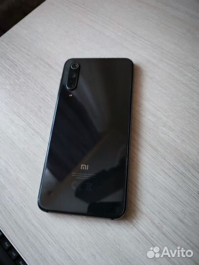 Xiaomi Mi 9 SE, 6/128 ГБ