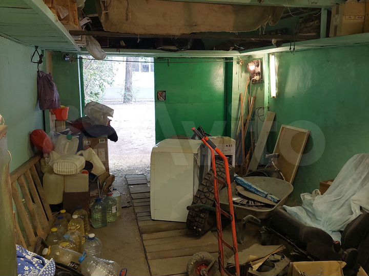 Гараж, > 30 м²