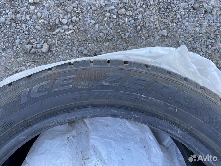 Pirelli Ice Zero 235/45 R17