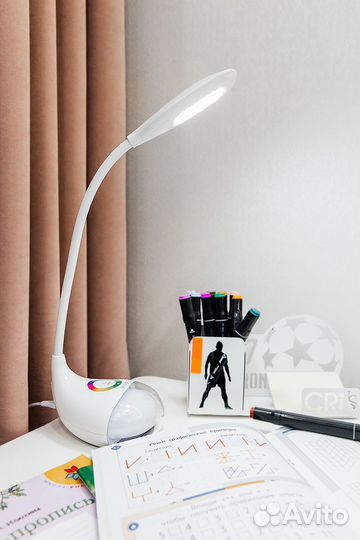 Настольная лампа Redigle светодиодная