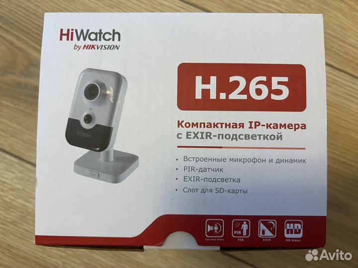 Камера HiWatch для помещений с микрофоном