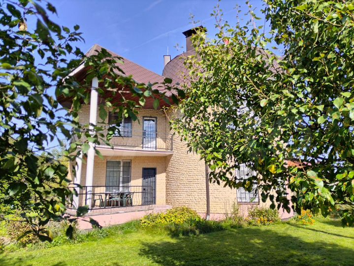 Дом 180 м² на участке 12 сот.