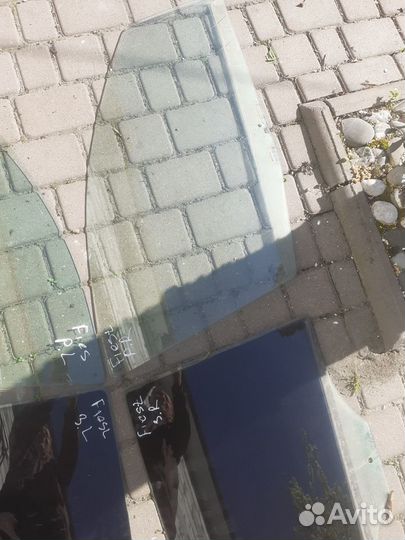 Стекла дверей Ford Fiesta