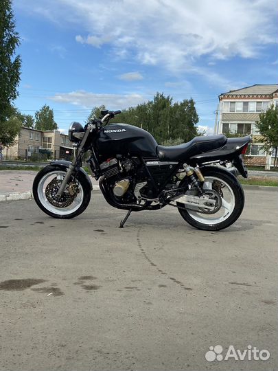 Honda CB 400 SF